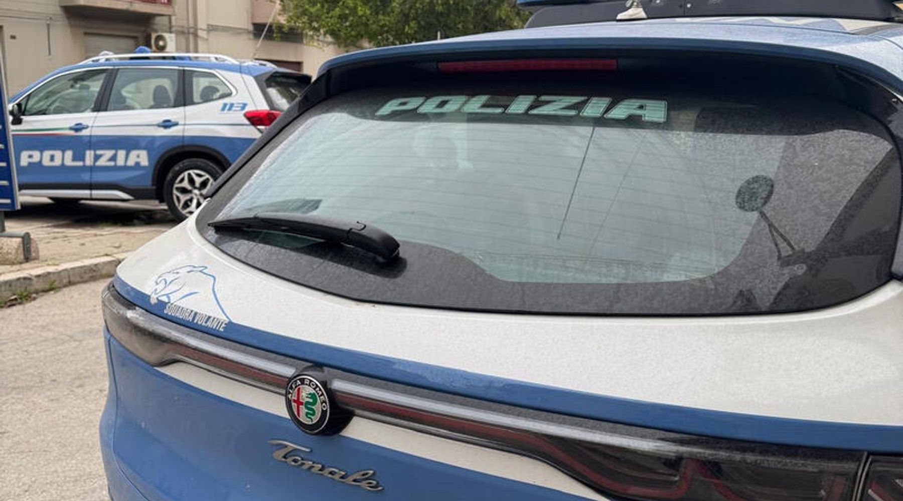 Alcamo: ruba spazzolini elettrici e sfugge alla vigilanza, bloccato dalla Polizia in viale Italia