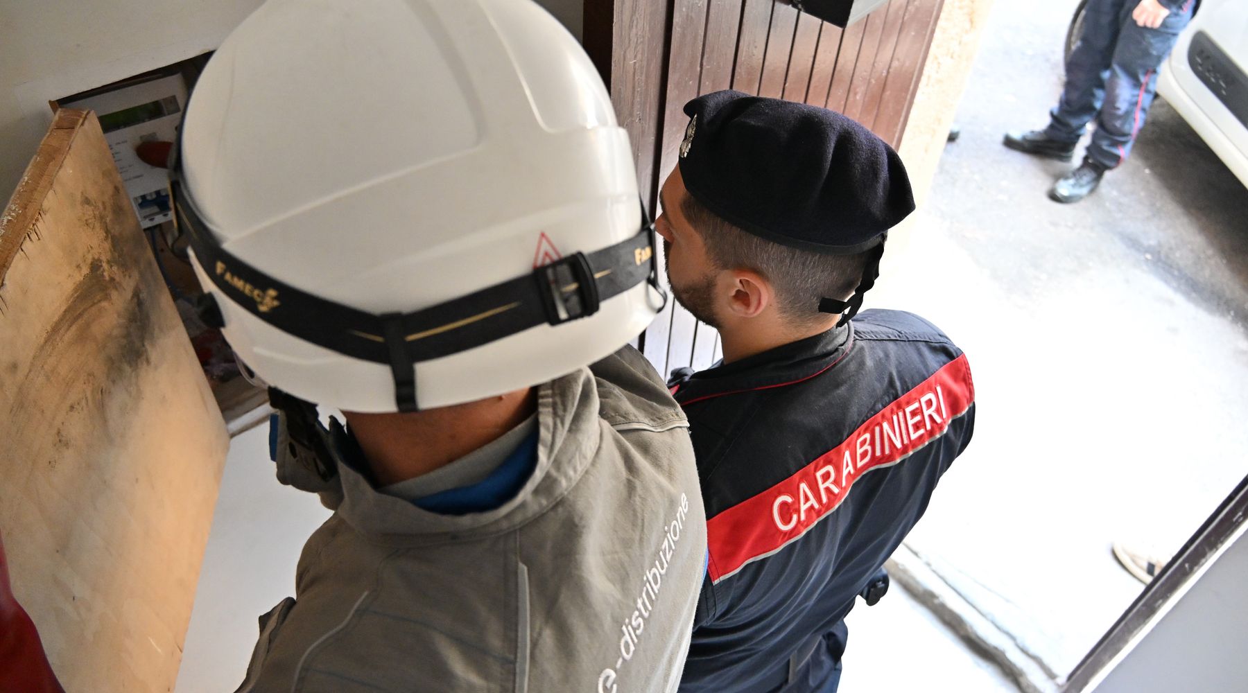 Furto d'energia elettrica a Palermo: i Carabinieri denunciano 10 persone