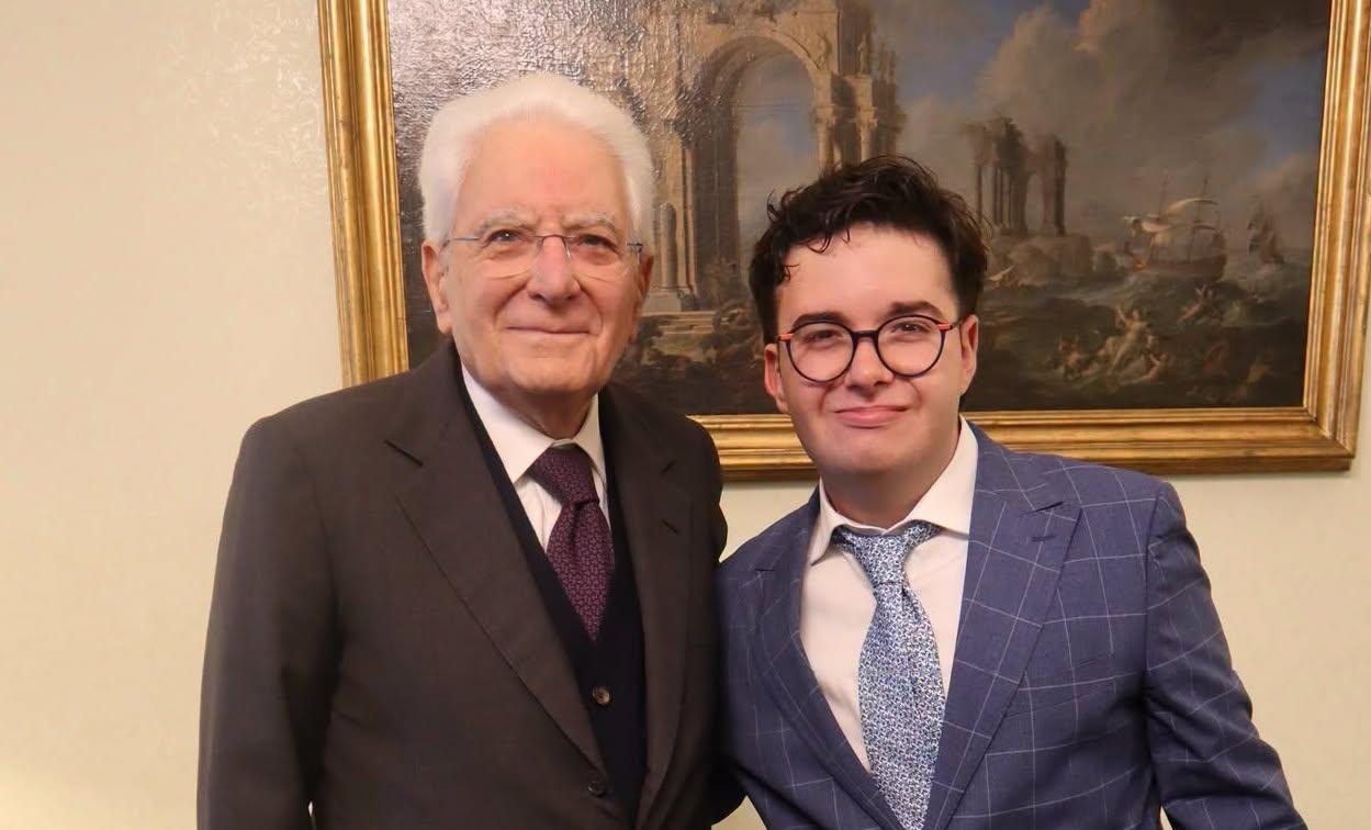 Castellammare del Golfo: il diciottenne Flavio Barone al Quirinale abbraccia il Presidente Mattarella