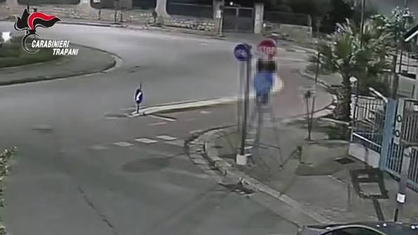 Alcamo, invertiva i cartelli stradali: sotto processo il 27 gennaio