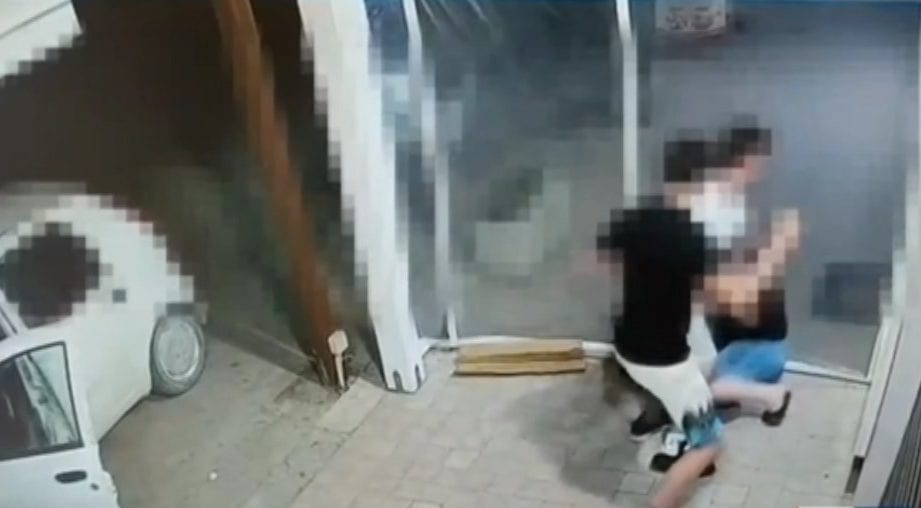 Aggressione davanti tabaccheria a Marsala, 19enne a giudizio per tentato omicidio
