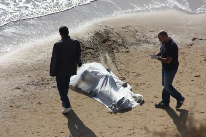 Ritrovato corpo senza vita sulla spiaggia di Trappeto, forse extracomunitario