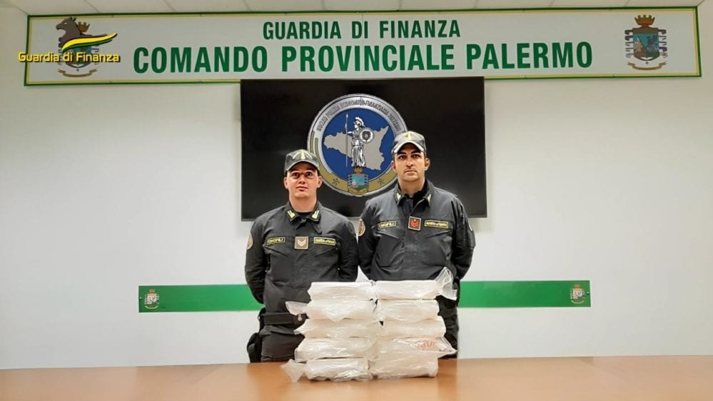 Asse Calabria -Sicilia, sequestrati 11 KG di cocaina a Buonfornello