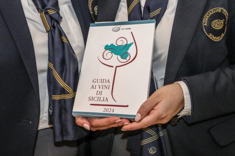 "Guida ai vini di Sicilia 2024" tante aziende Trapanesi. De Bartoli di Marsala vince due "Gemme"