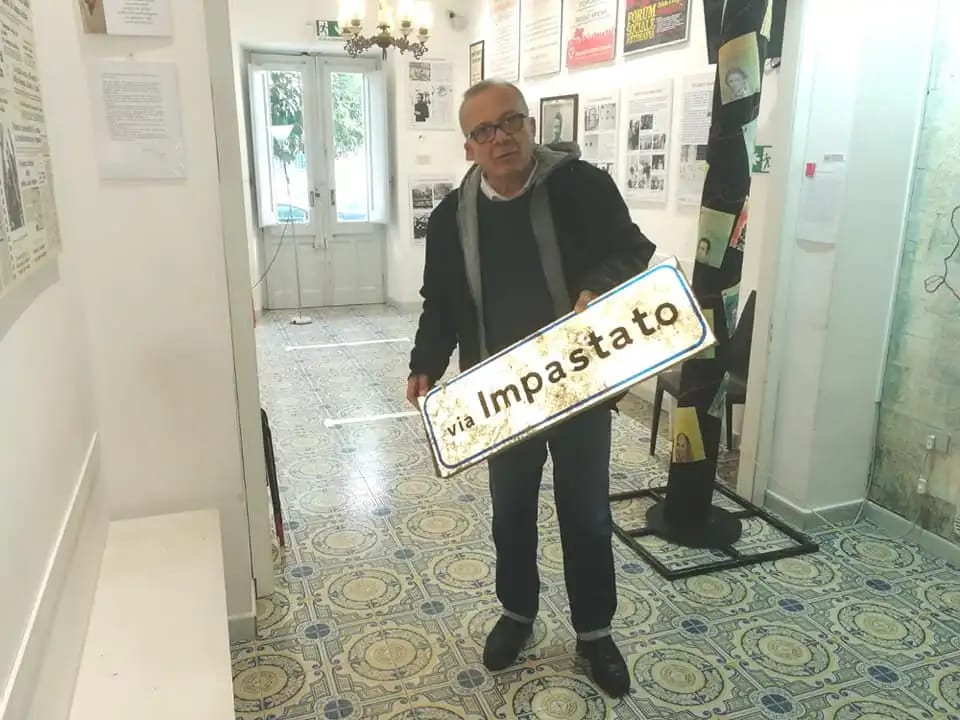 Vandalizzata targa dedicata a Impastato, il fratello presenta denuncia
