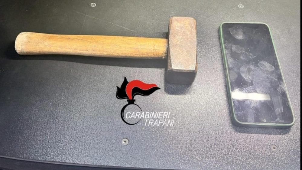 Furto e minacce con una mazza ad Alcamo, denunciato un cittadino libico