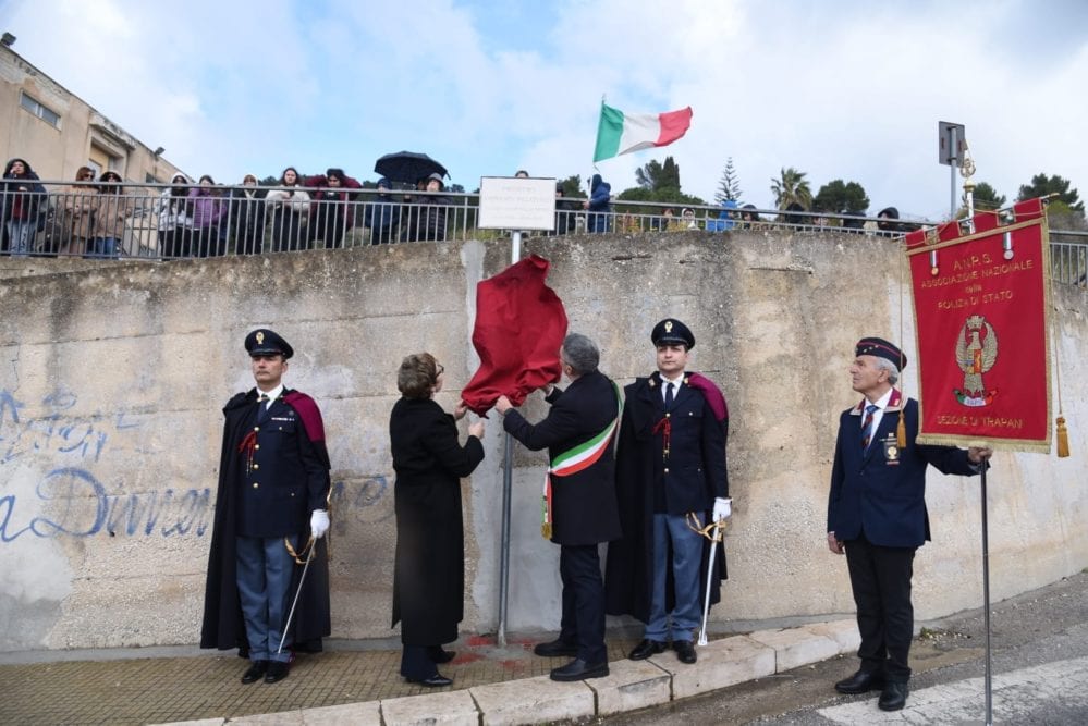 Strada intitolata a Palatucci a Calatafimi Segesta, vittima dei nazisti. Ulivo piantato a scuola