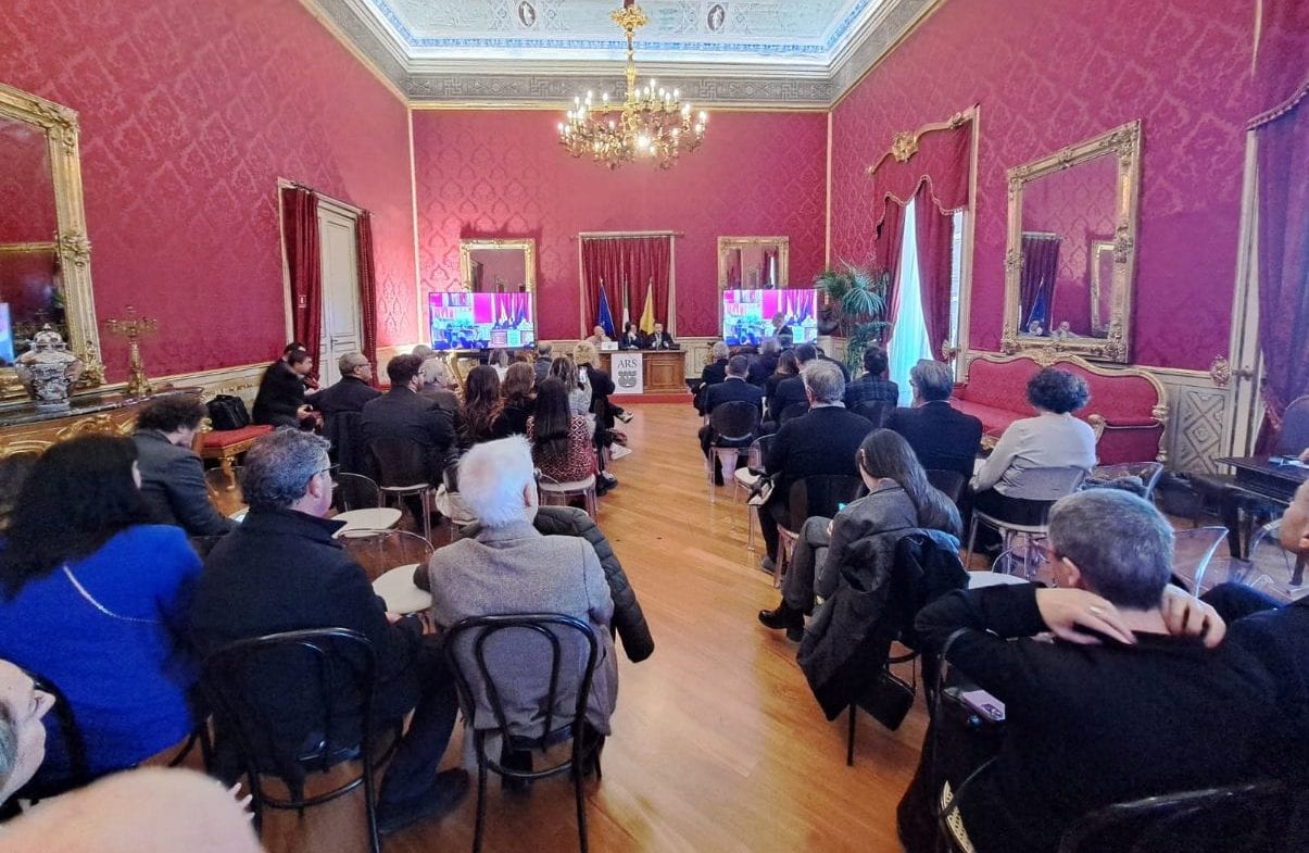 Lingua siciliana nelle scuole, presentato ‘Manifesto’. Intesa Corrao - Turano (Interviste)