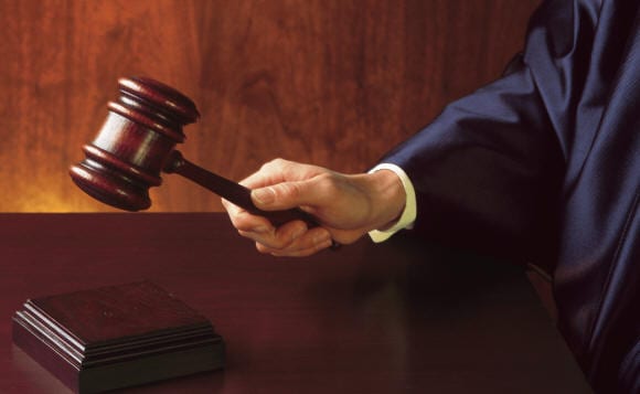 Tentata estorsione e stalking, al via il processo due uomini di Campobello