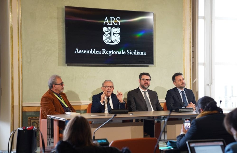 Uso smartphone, presentata proposta di legge per limitare l'uso ai bambini (Intervista)