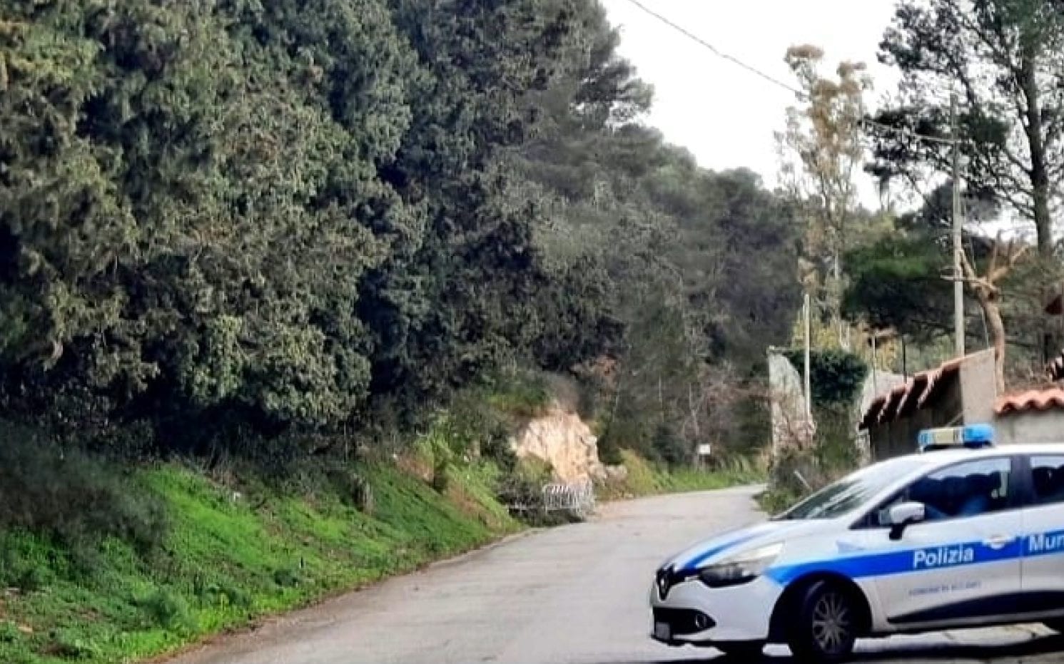 Strada sul Monte Bonifato chiusa, riserva inaccessibile causa pericoli. Domani sopralluogo