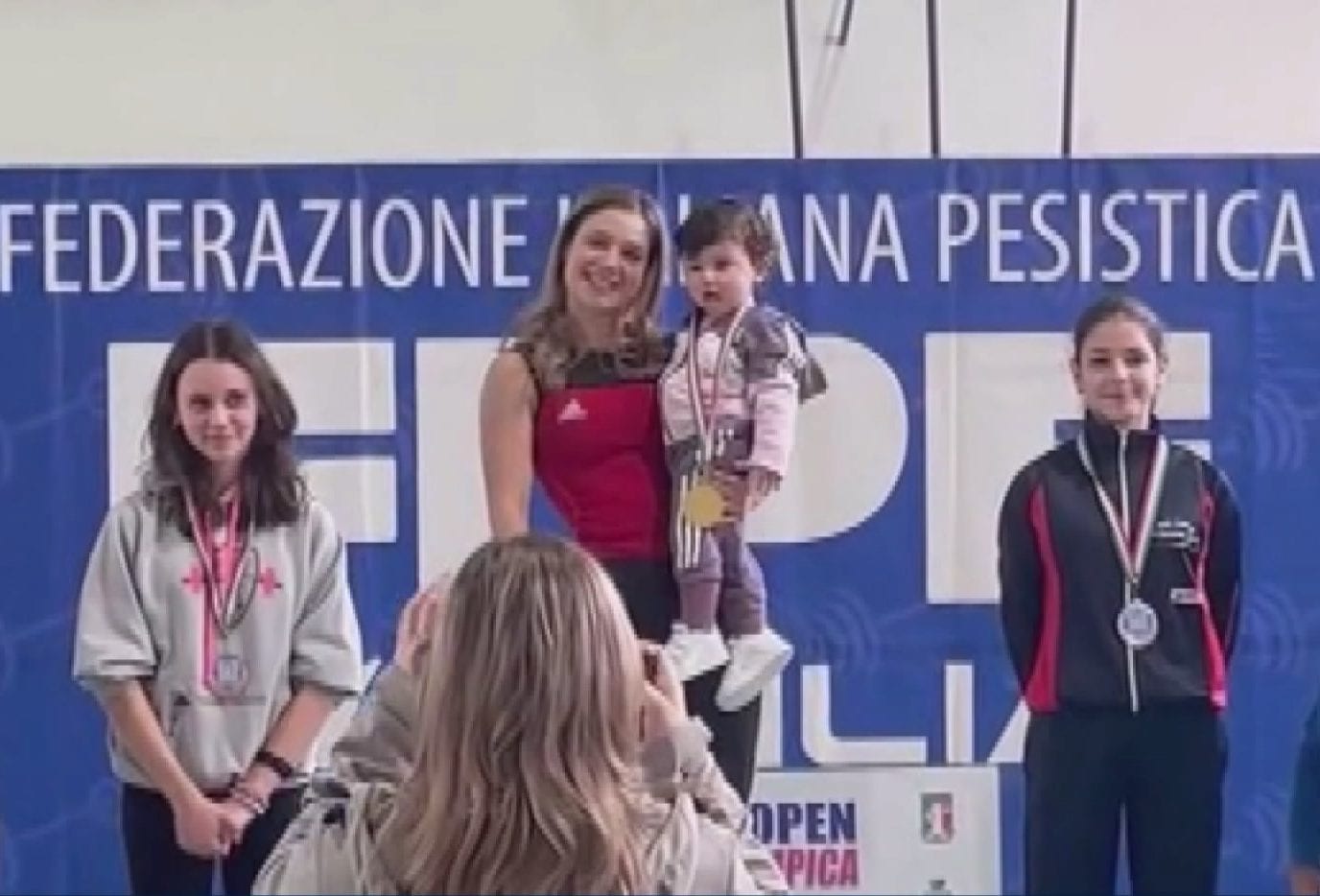 Pesi, ‘Scricciolo d’acciaio’ torna in pedana. Emiliano vince l’Open Regionale con 111 KG