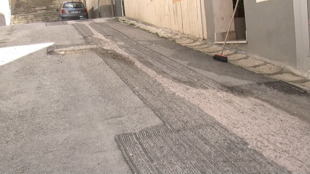 Fibra ottica, ad Alcamo dopo quasi un anno manto stradale ancora non sistemato (Intervista)
