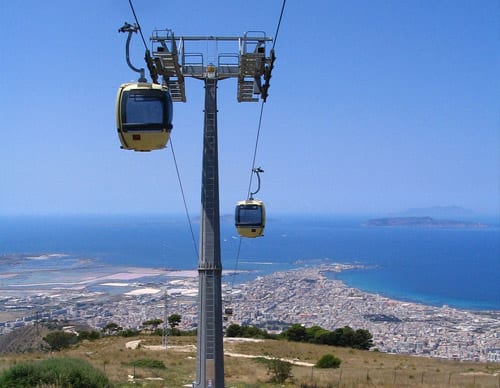 Erice, prova di evacuazione sulla cabinovia in vista della riapertura