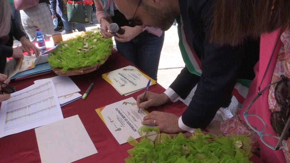 ‘Gentilezza’ e nati nel 2023. Duplice festa al parco sub-urbano di Alcamo che riapre (VIDEO)