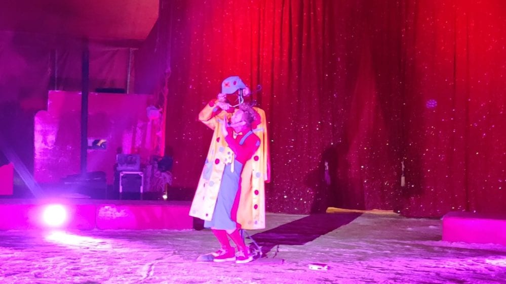 Circo ad Alcamo, cavalli straordinari e super artisti. Brilla un clown-attore (VIDEO)