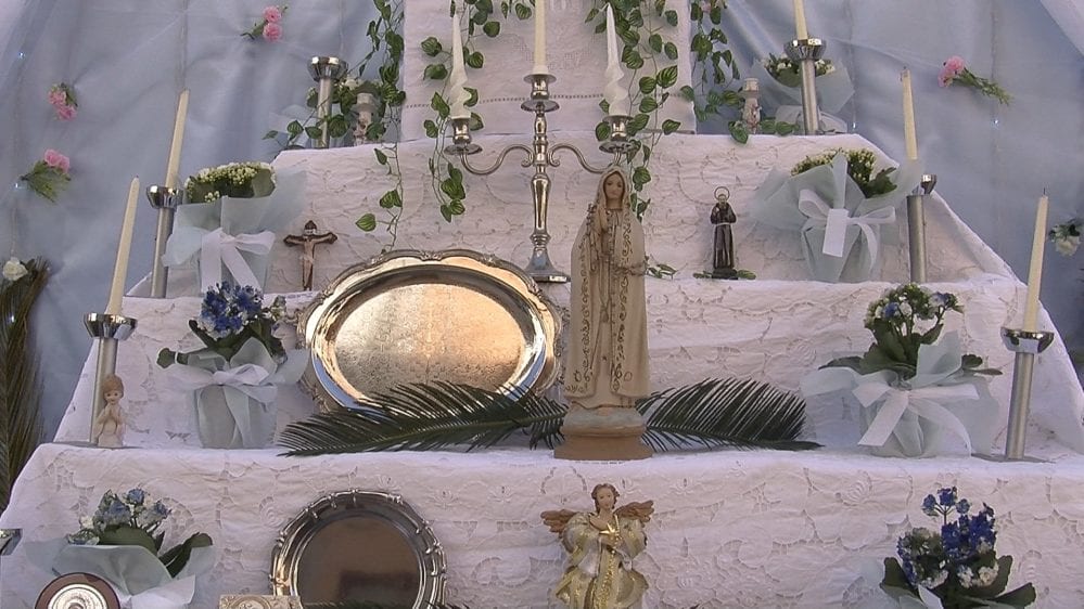 Allestito altare Mariano, ad Alcamo, nel segno della tradizione (Intervista)