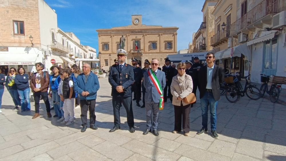 Ricordate a Favignana le 101 vittime del bombardamento del 1943