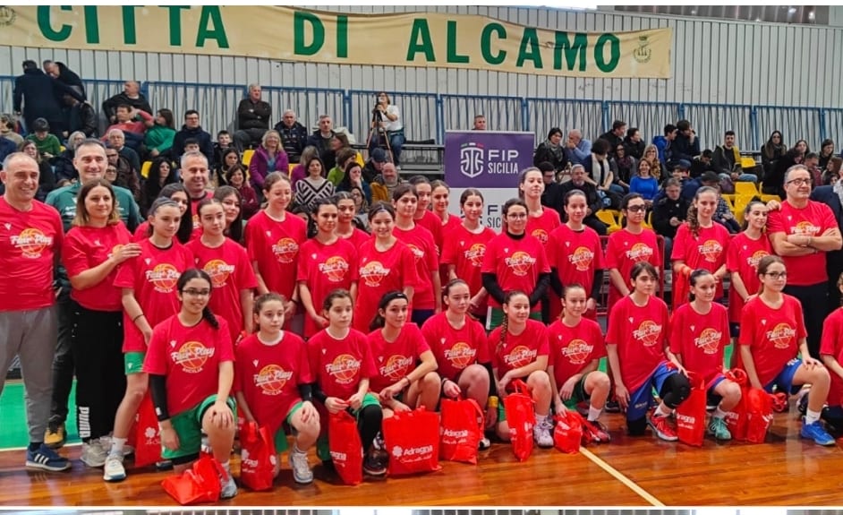 Premi dell’Anno, stampa sportiva sceglie ‘Golfobasket’. Assegnato trofeo ‘Schllirò’