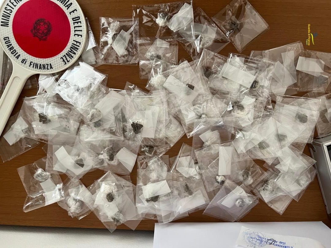 Spaccia in centro a Marsala. Arrestata donna e sequestrati 200 grammi di hashish