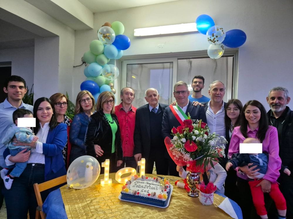 Oltre un secolo di vita, uomo di Castellammare festeggia 101 anni