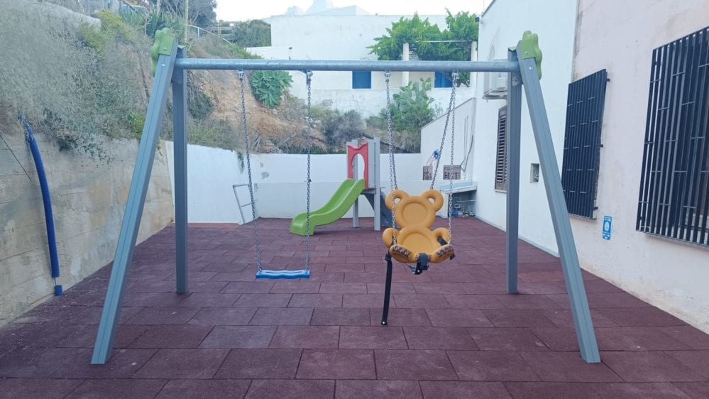 Inaugurato parco giochi a Levanzo. Realizzato con i fondi della Democrazia partecipata (Interviste)
