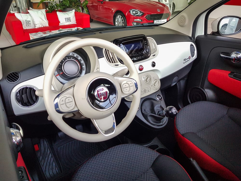 Raduno, ad Alcamo, di Fiat 500. Visita anche ai musei