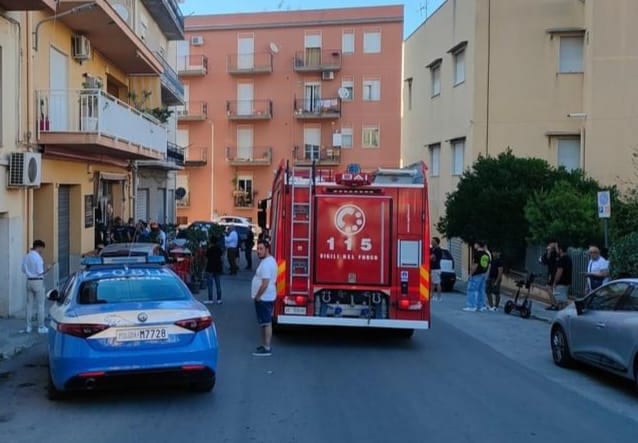 Fiamme in una pizzeria – panineria di Alcamo, corto circuito dalla ‘cappa’. Tanto panico ma persone indenni