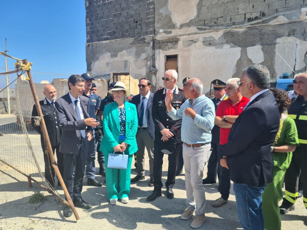 Prefetto, questore e sindaco inaugurano a Pantelleria nuovo hotspot per migranti