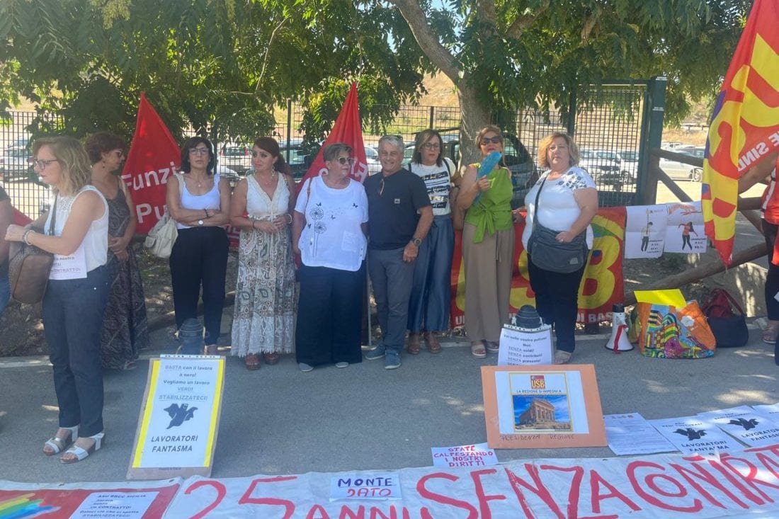 Protestano gli ASU dei Beni culturali della Regione Sicilia. Sit-in davanti al tempio di Segesta (Interviste)