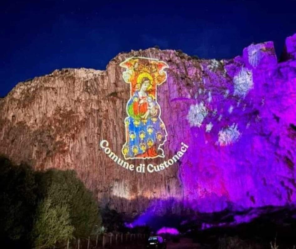Suggestivo sbarco del quadro della Madonna di Custonaci, stasera si conclude la festa (VIDEO)