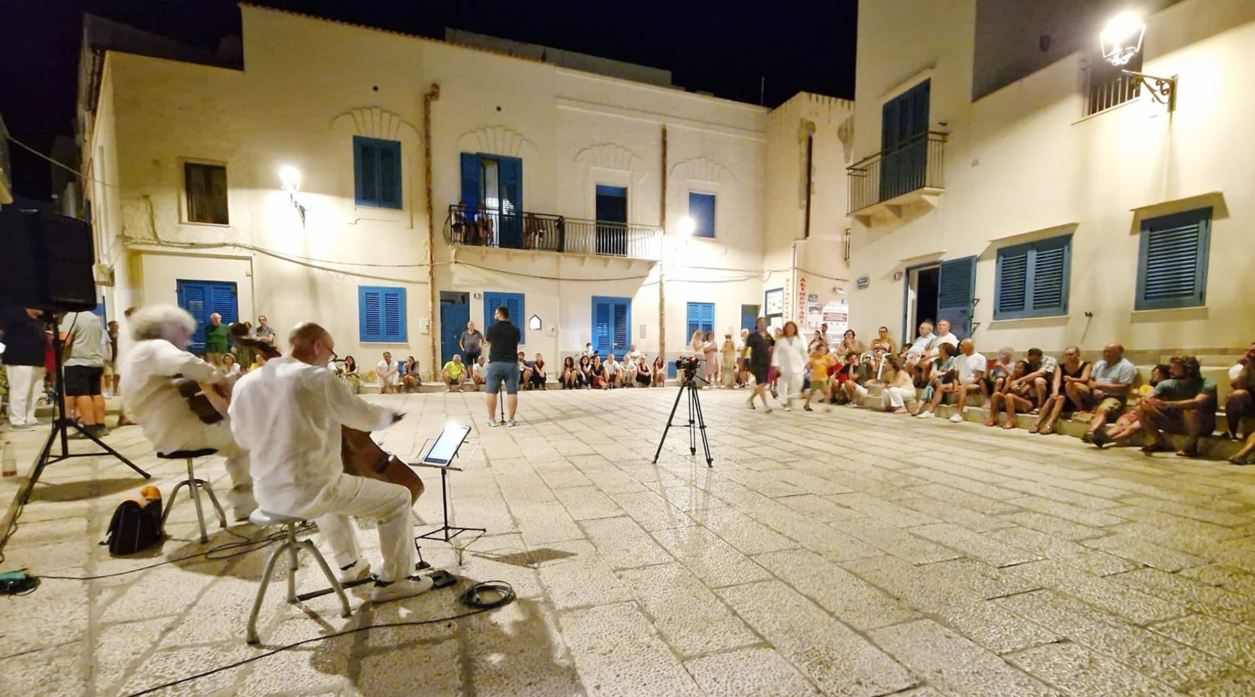 Concerti a due passi dal mare. A Marettimo tributo a Dalla e colonne sonore (Interviste)