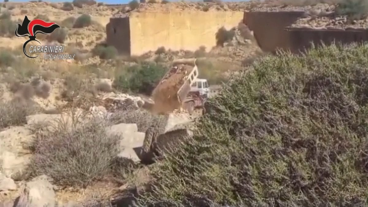 Discariche abusive e trasporto illecito di rifiuti. Sequestri e denunce a Erice e Mazara (VIDEO)