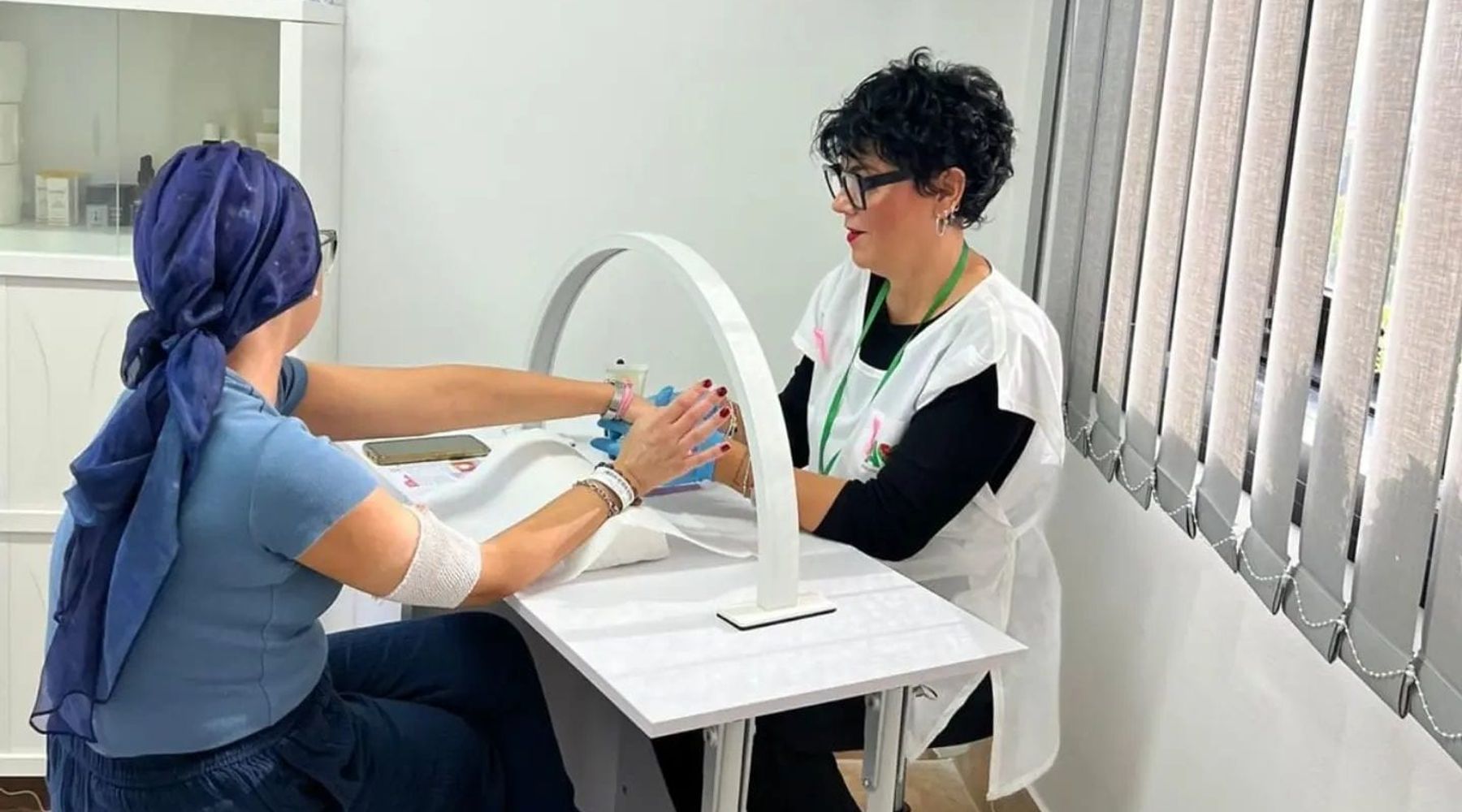 Donazioni per il reparto di oncologia di Castelvetrano. Presenti volontari e il direttore ASP