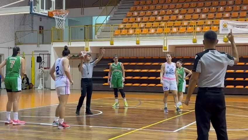 Basket. Golfo, ampia vittoria (77-25). Difesa forte e attacco corale con Vella MVP