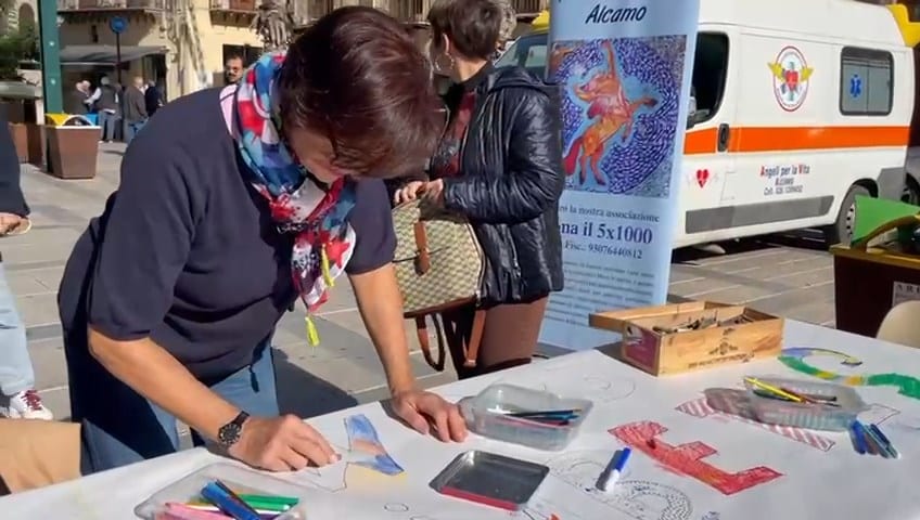 Art terapy, ad Alcamo l’arte come sostegno a portatori di handicap (Intervista)