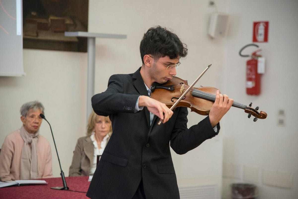 Manuel Burriesci, giovane violinista trapanese, vince prestigioso premio internazionale