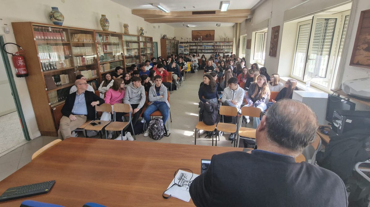 Gal Valle del Belice, giovani e insegnanti a lezione del digitale