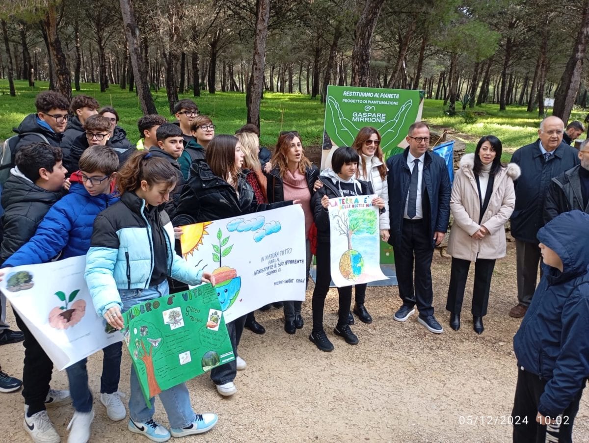 Piantumati a Castelvetrano alberi regalati da un’azienda (intervista)