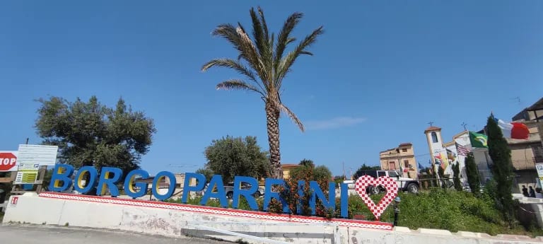Borgo Parrini, contesa sul parcheggio. TAR congela tutto e ferma ordinanza