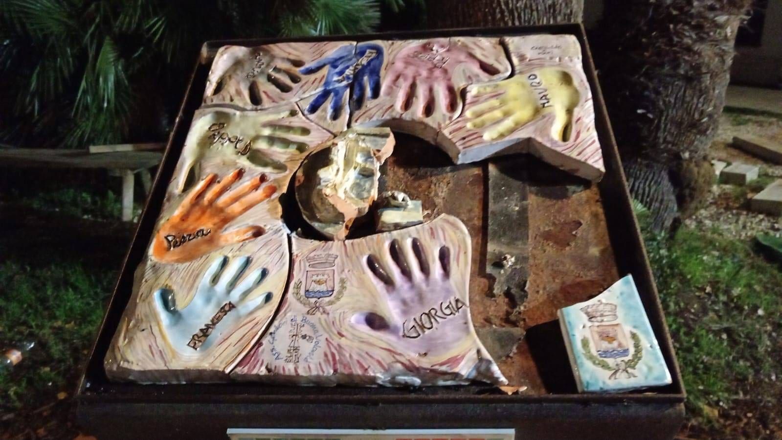 Raid vandalico in villa a Castellammare, Bambina: ” Danno economico e morale per l’intera comunità” (Intervista)
