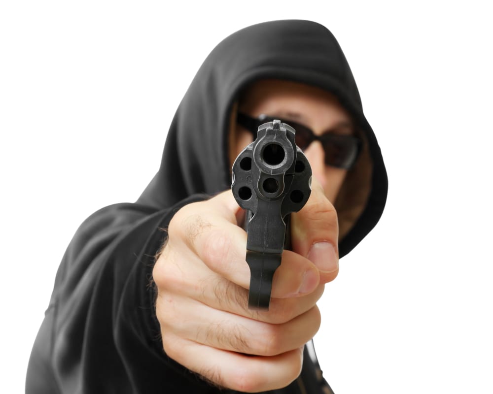 Esplode colpi di pistola contro la casa della sorella, arrestato 44enne di Carini
