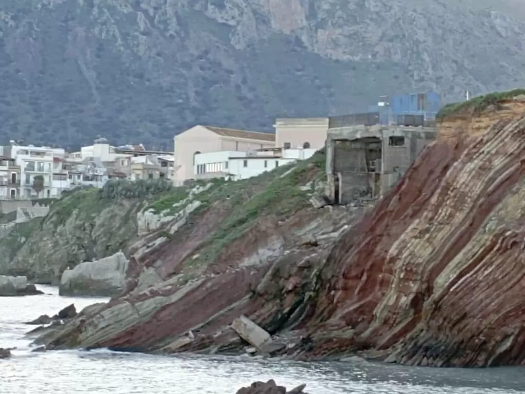 Crolla parete impianto reflui di Terrasini, scongiurati danni ambientali. Serve depuratore
