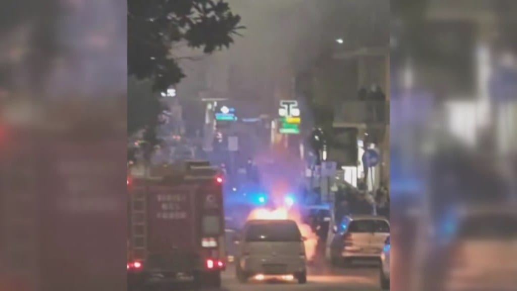 Auto in fiamme nel viale Europa di Alcamo, tanta paura ma nessun danno a persone