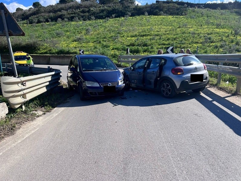 Scontro frontale sulla SS188 a Salemi, non ci sono vittime