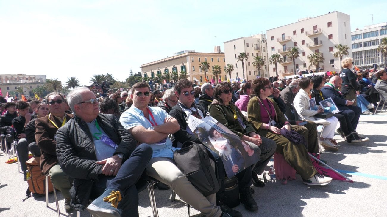 In migliaia a Trapani per il ricordo e la lotta. Ciotti: “Chiediamo scusa a questa terra” (Interviste)