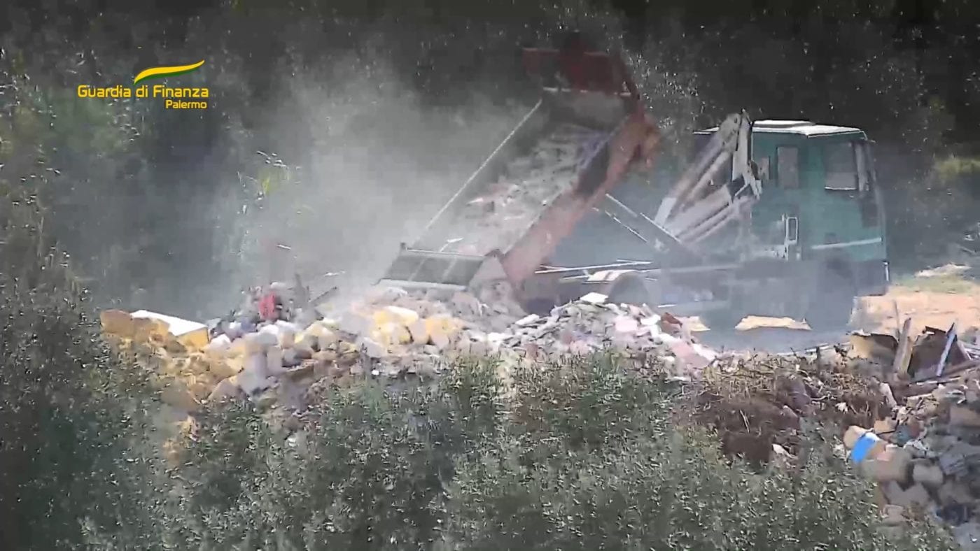 Rifiuti edili, smaltimento illecito. Terrasinese arrestato, divieto per borgettano (VIDEO)