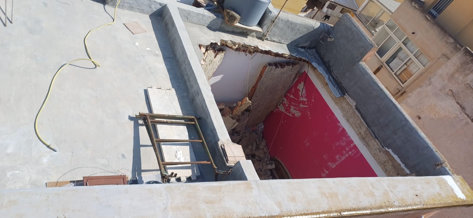 Crolla tetto camera da letto a Marsala, non c’era nessuno in casa. Zona evacuata