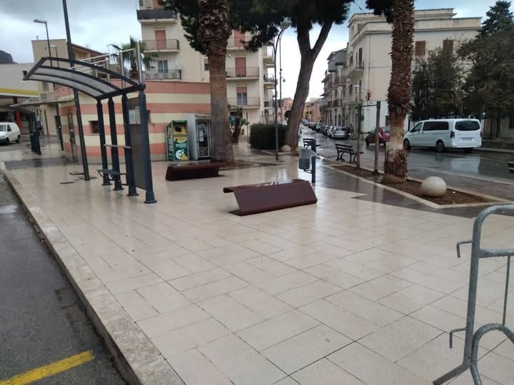Pubblicato avviso per affidare il servizio dei bagni pubblici di Castellammare del Golfo