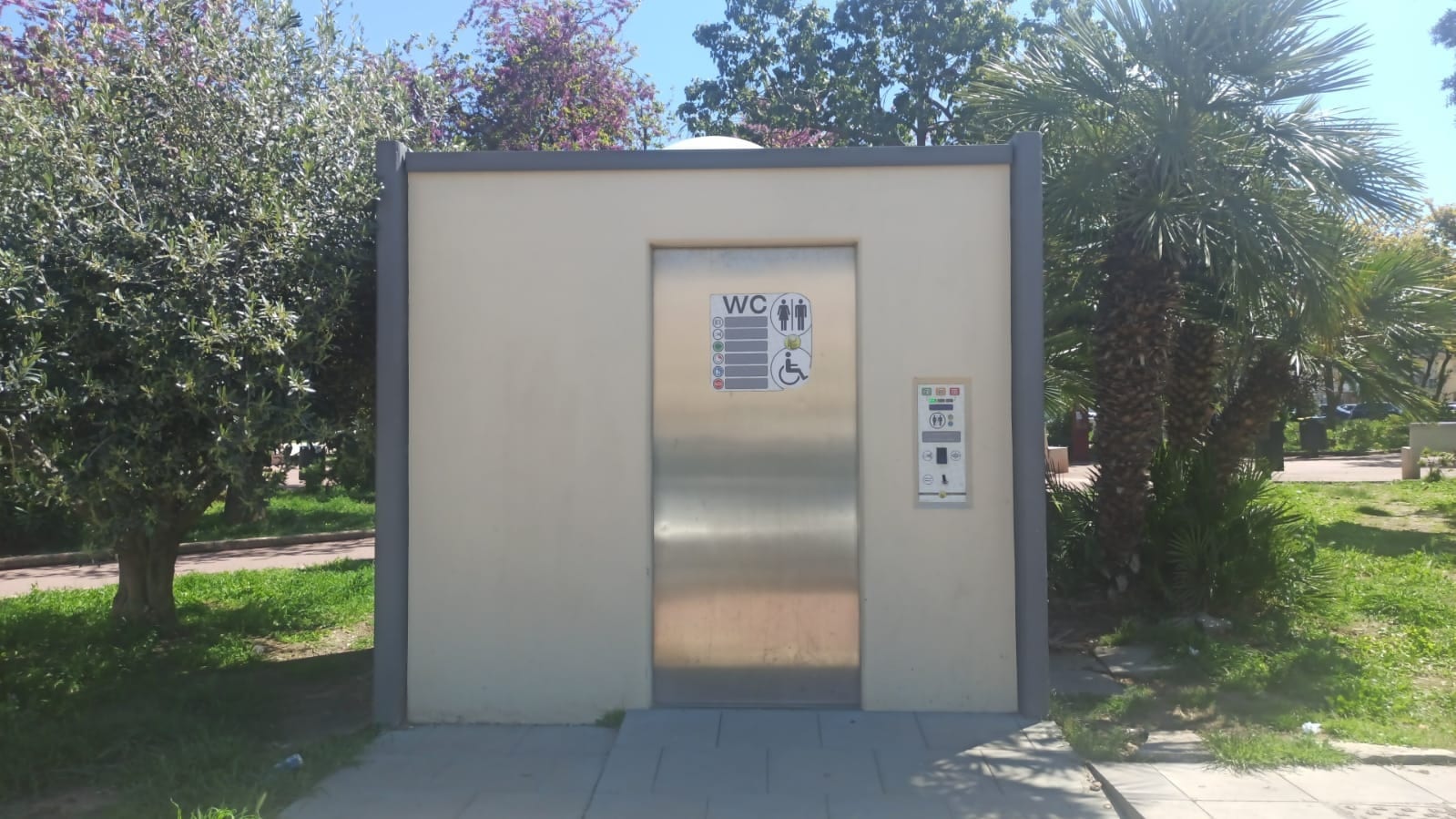 In funzione il bagno pubblico di Piazza della Repubblica ad Alcamo